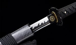 Kokubyaku Katana (黒白) – Musta Ja Valkoinen