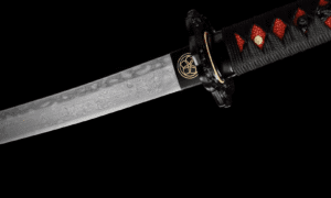 Shikihana Katana (紫花) – Syväpunainen Kukka
