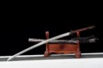 Shikihana Katana (紫花) – Syväpunainen Kukka